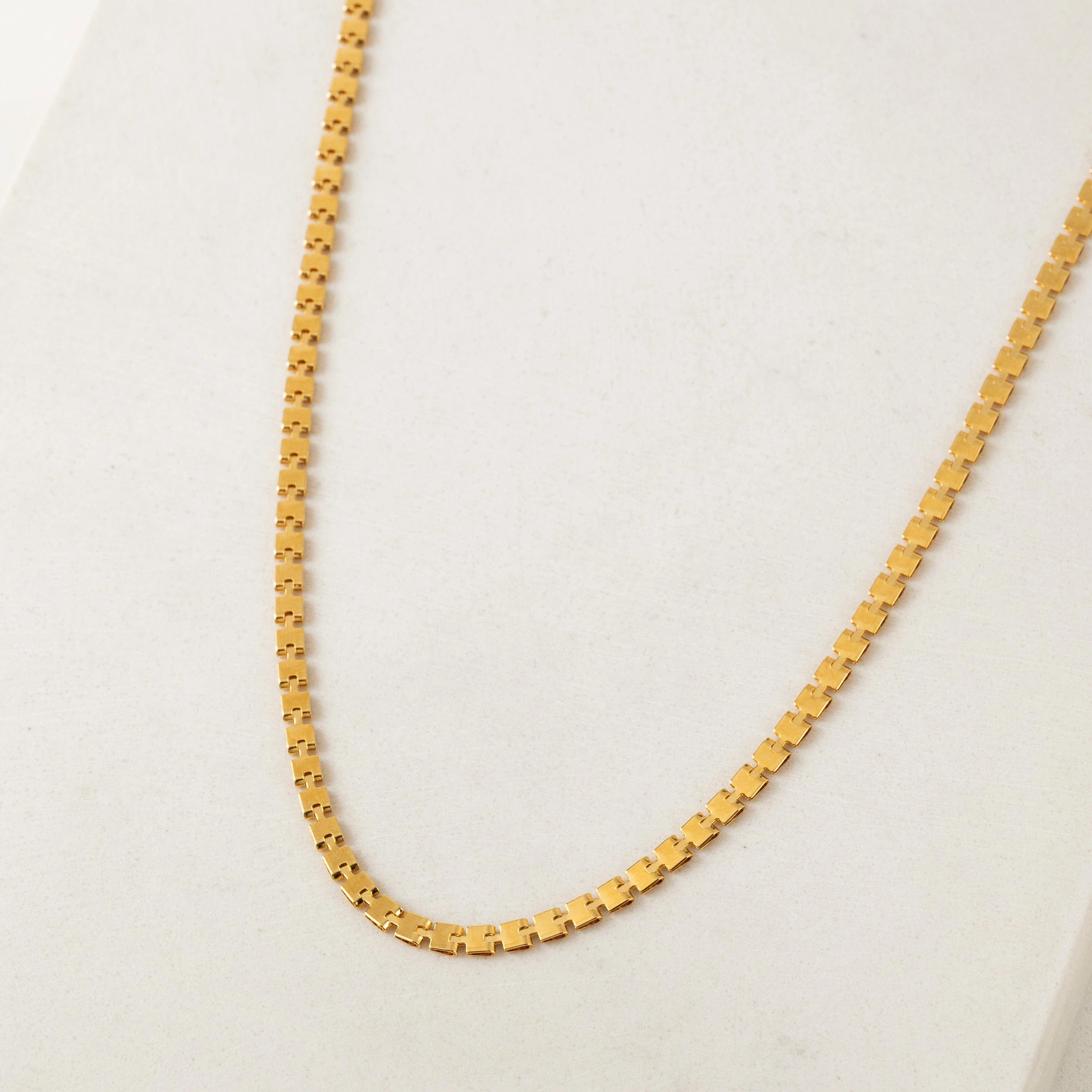 GOLD BOWIE CHAIN NECKLACE by LOVER'S TEMPO