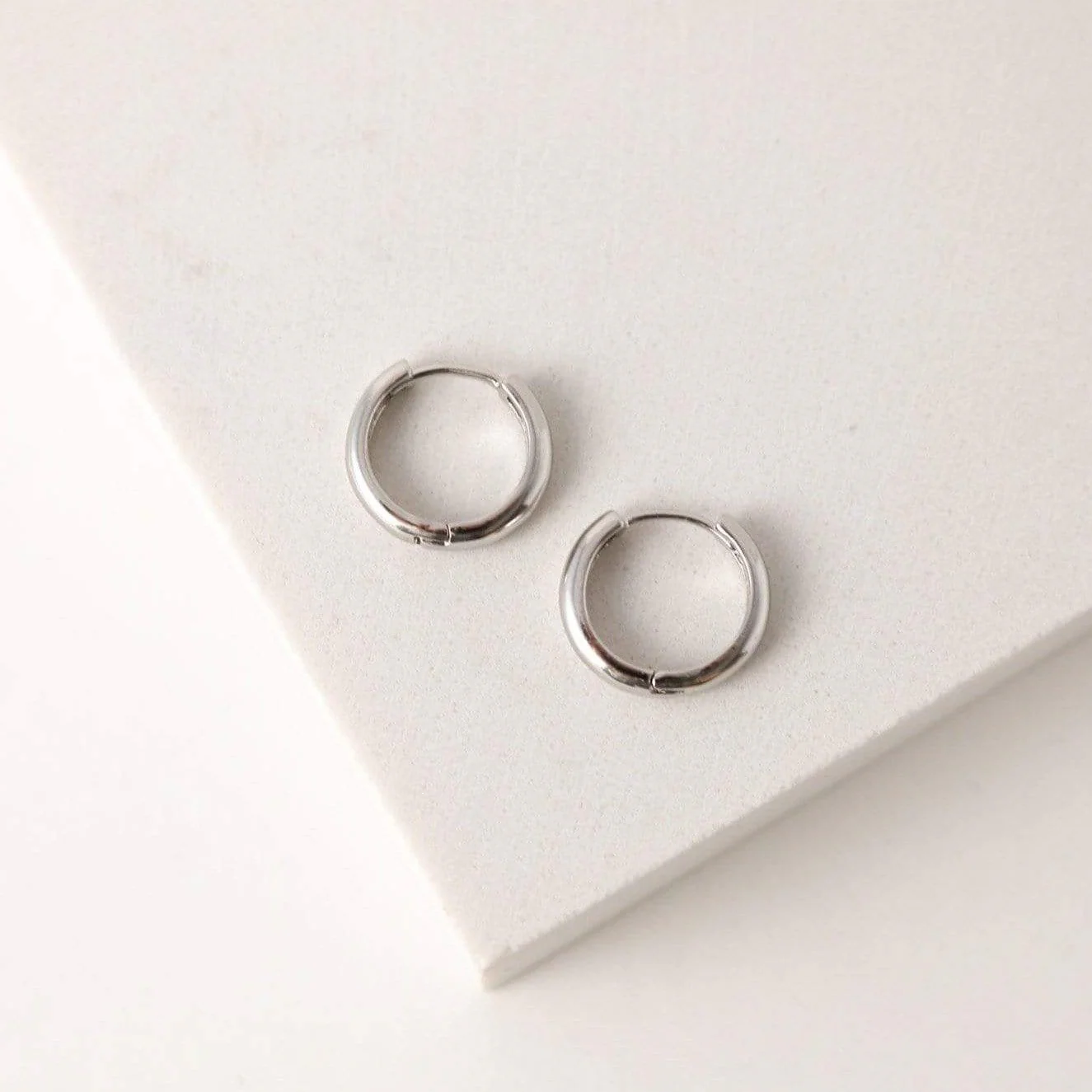 BEA 15MM HOOP EARRINGS SILVER by LOVER'S TEMPO