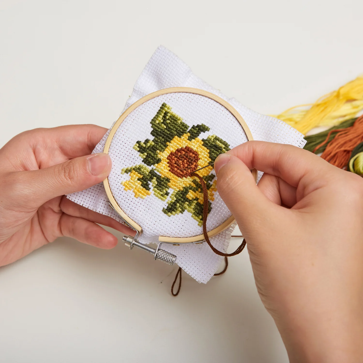 SUNFLOWER MINI CROSS STITCH EMBROIDERY KIT