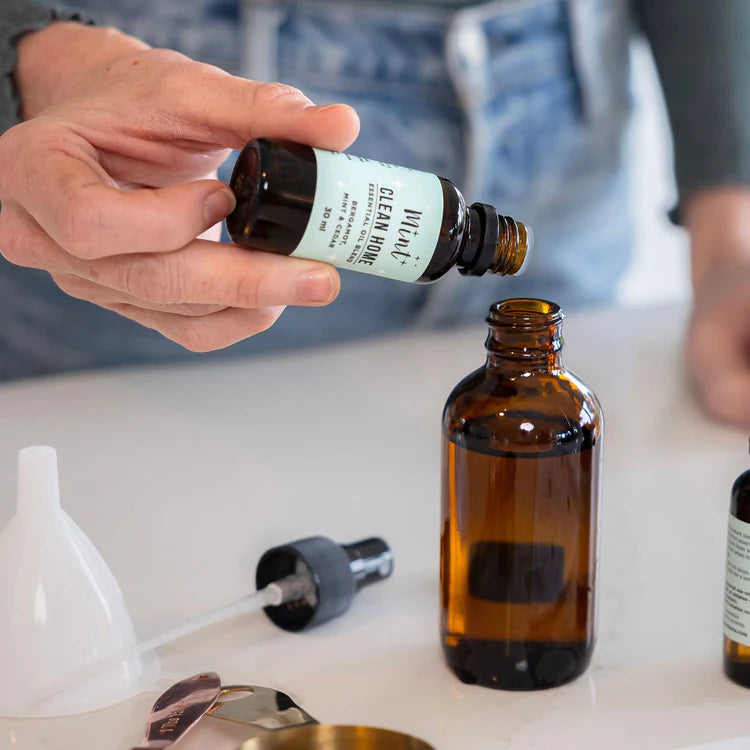 CLEAN HOME ESSENTIAL OIL by MINT CLEANING