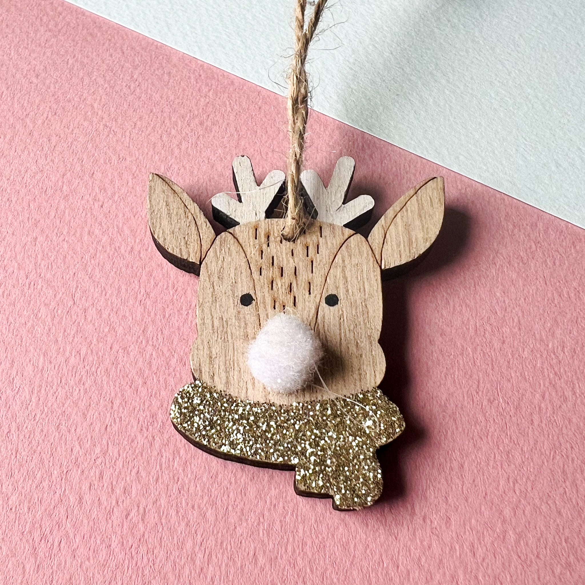 GLITTERY REINDEER ORNAMENT