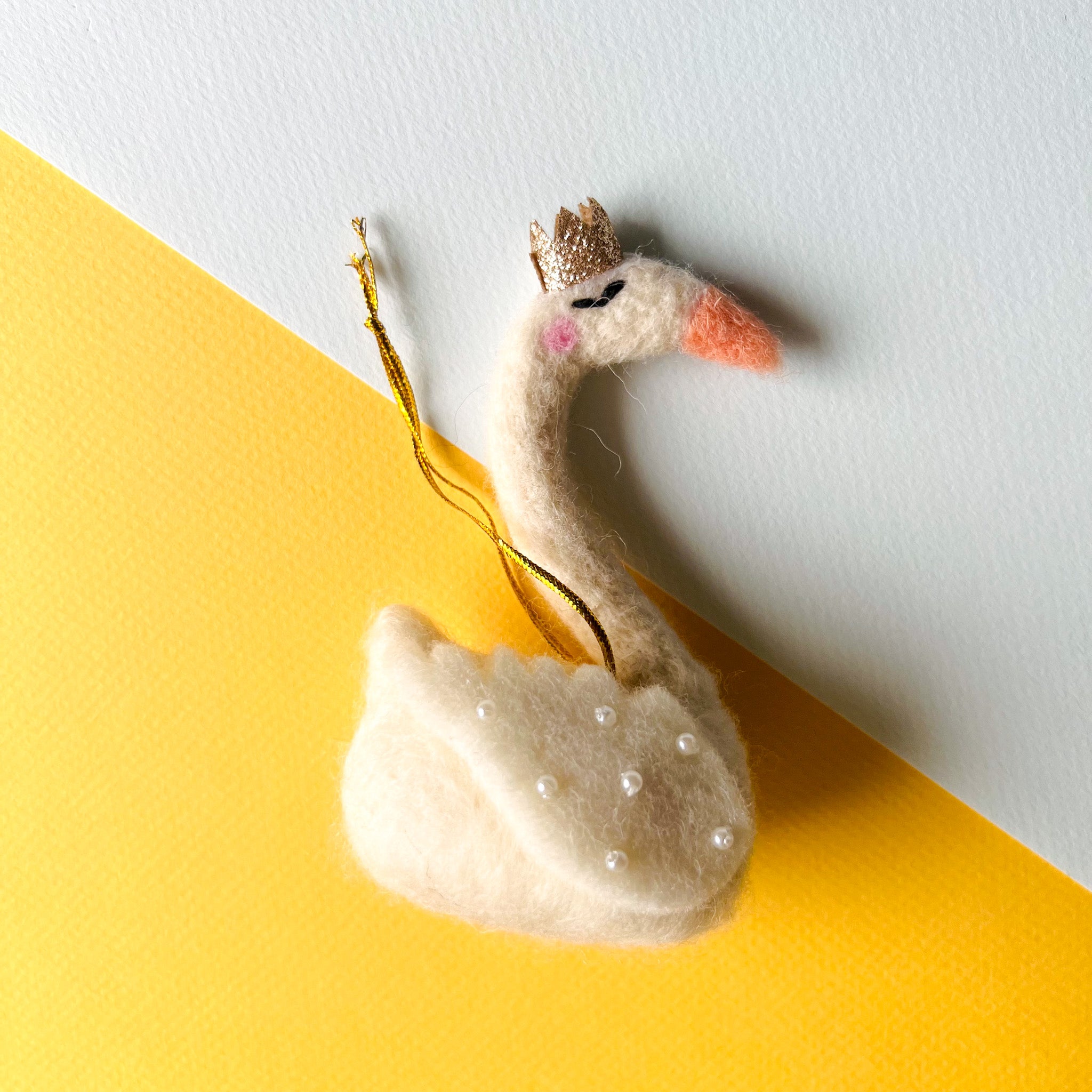 SWAN WITH CROWN ORNAMENT