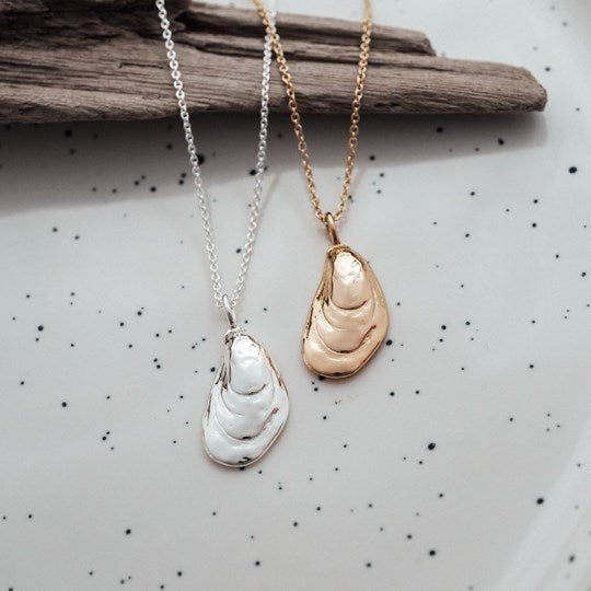 MUSSEL SHELL NECKLACE in GOLD by GLEE