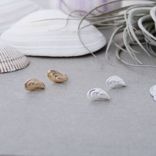MUSSEL SHELL STUDS in SILVER by GLEE