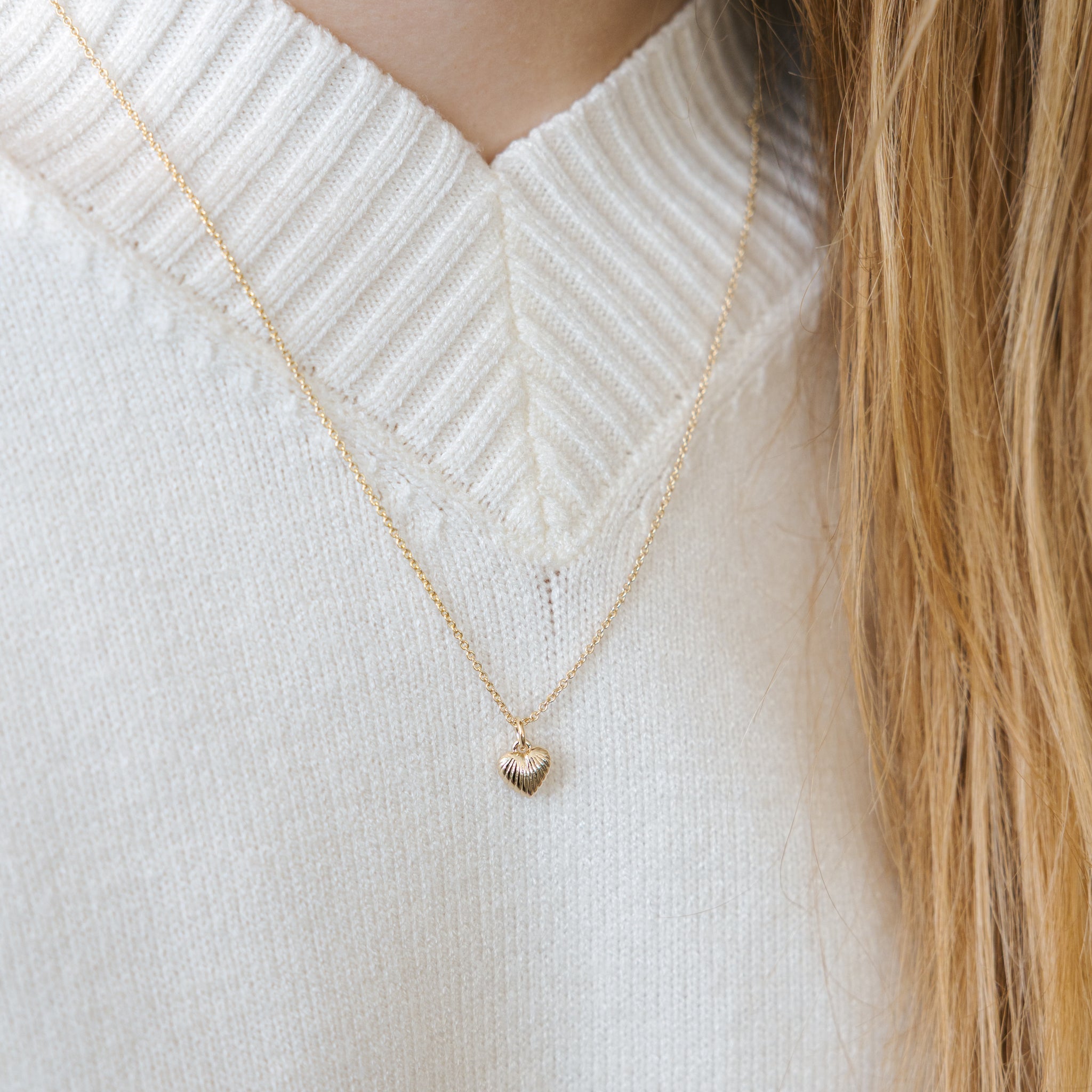 COASTAL KISS NECKLACE in GOLD by GLEE