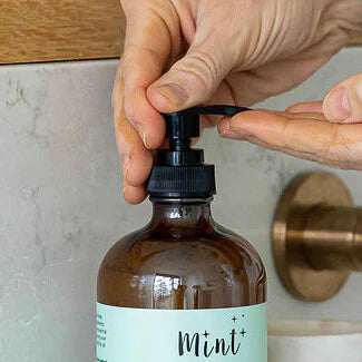 BLACK SOAP PUMP by MINT CLEANING