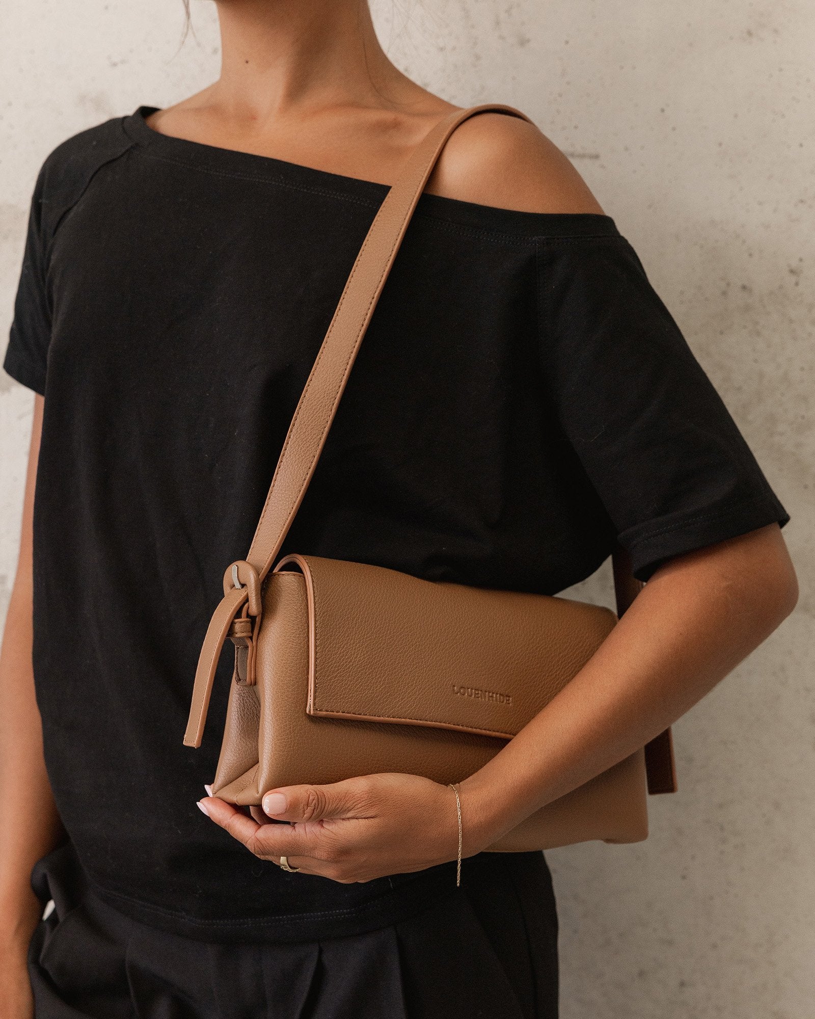 SOPHIA CROSSBODY BAG in HONEY by LOUENHIDE