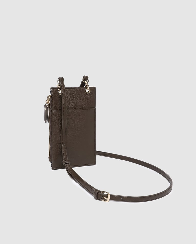 louenhide purse in chocolate on a white background